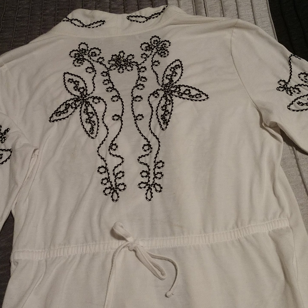 Top. Vest - Picture 2 of 9